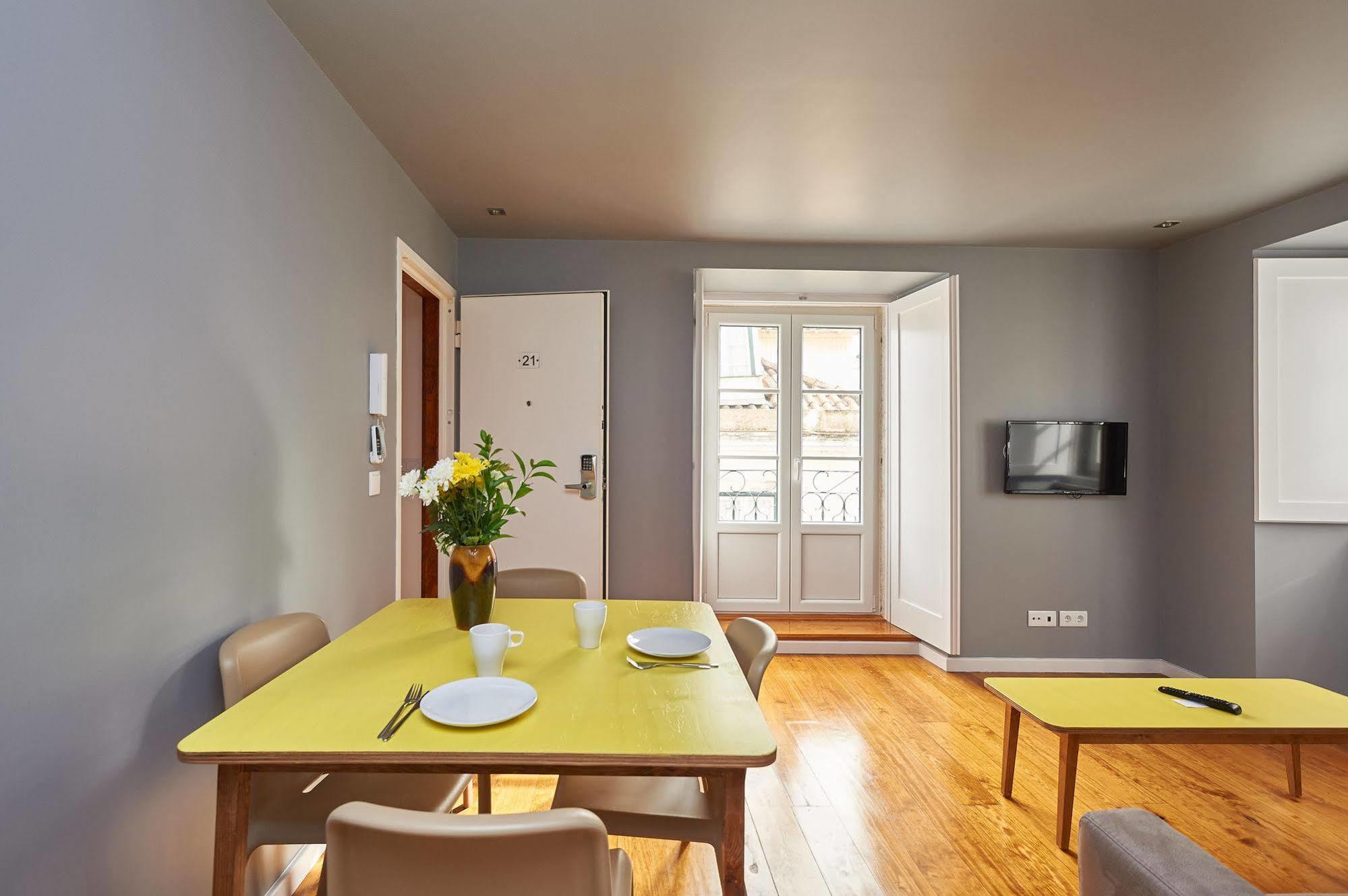 Hello Lisbon Alfama River Apartments Bagian luar foto